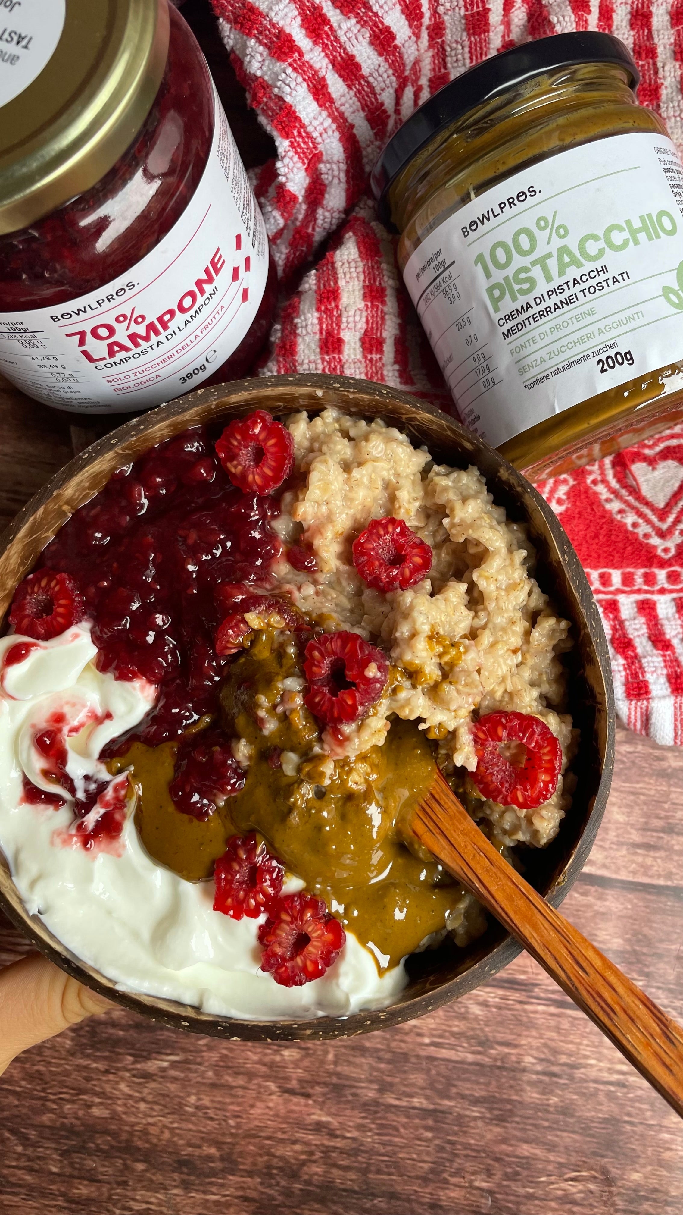 Porridge al Pistacchio e Lamponi