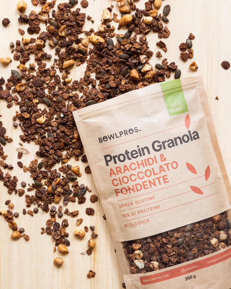 La nuova Granola Proteica Arachidi & Cioccolato Fondente ideale per snack e colazioni salutari.