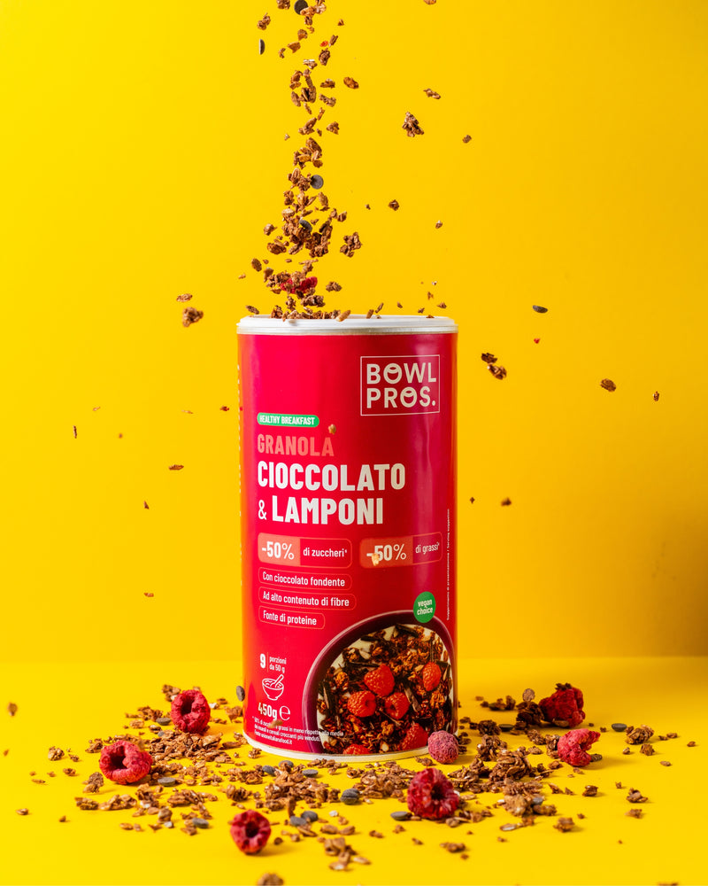 granola cioccolto e lamponi con -50% di zuccheri e -50% di grassi rispetto alla media di mercato e perfetto per colazioni croccanti e bilanciate