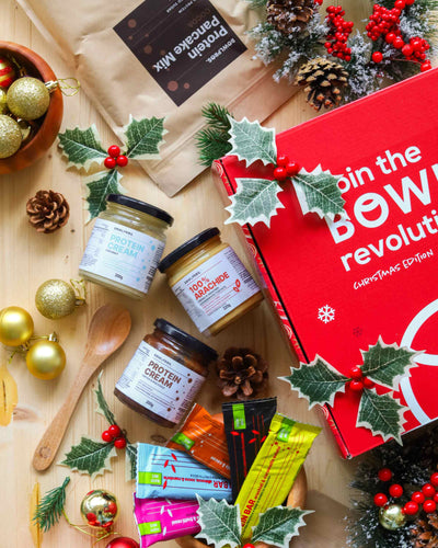 Tutti i prodotti che compongono la nuova box natalizia proteica di Bowlpros