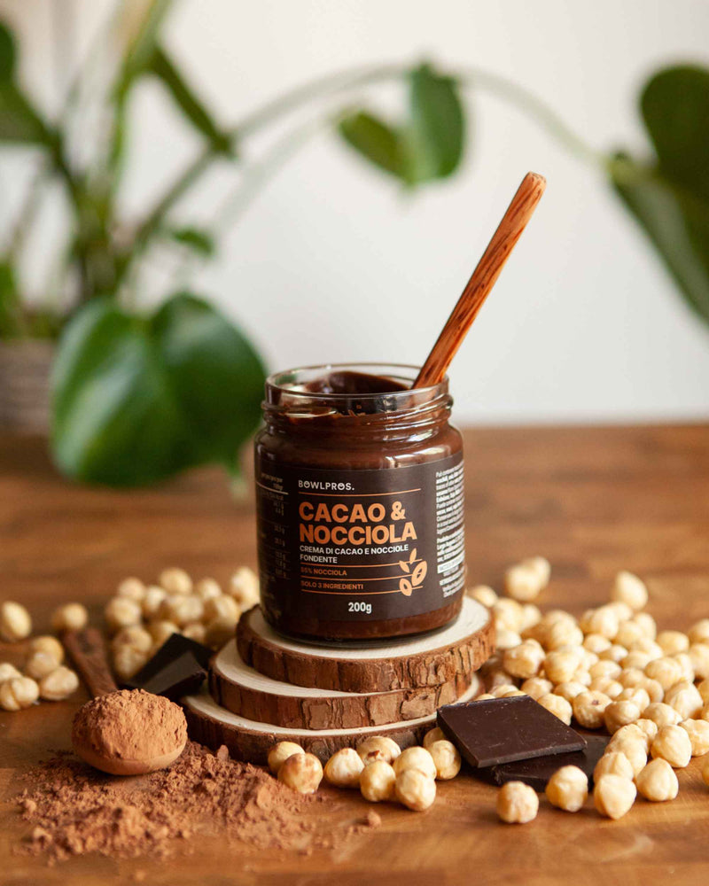 La crema cacao e nocciola è fatta solo con nocciole e cacao zuccherato con zucchero di canna