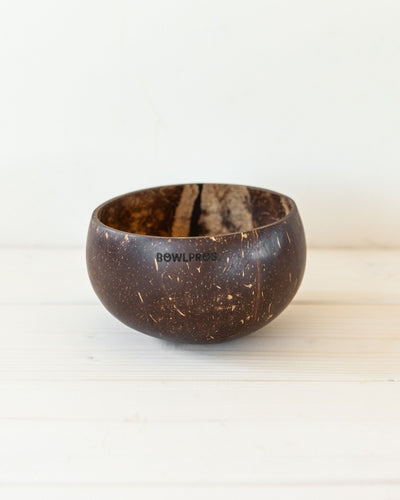 La jumbo bowl è una ciotola sostenibile ottenuta dai gusci di cocco e certificata per i prodotti alimentari