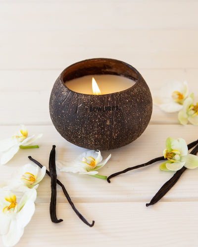 La nostra candela alla vaniglia ha un aroma naturale dolce e rilassante, perfetta da regalare o per un pomeriggio di relax