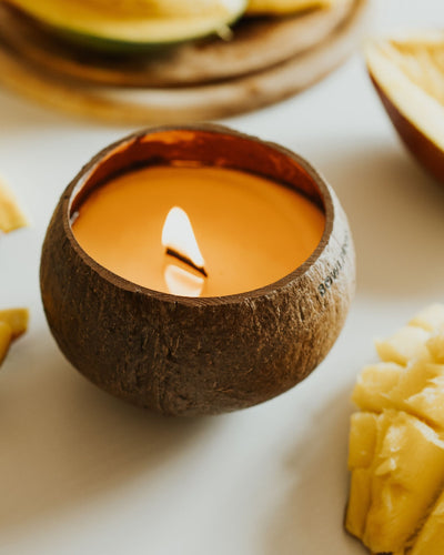 Se vuoi creare un'atmosfera calda e rilassante la Candela Coco Candle al Mango sarà la tua miglior alleata. 