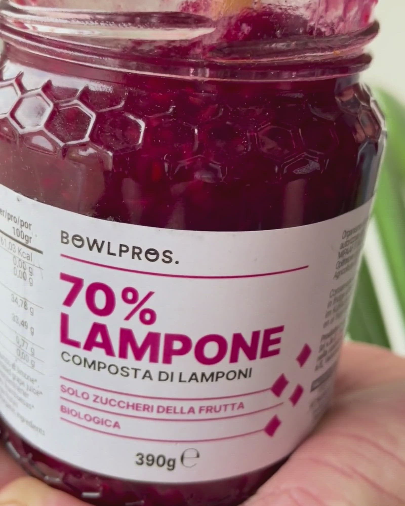 Carica video: Composta di Lamponi 70% ottima per una colazione sana