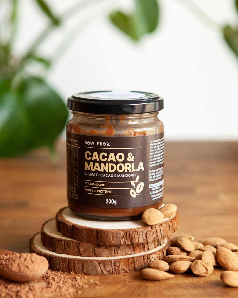 Se ti piacciono le creme spalmabili al cacao prova la Crema cacao e mandorle , senza olio aggiunto e senza schifezze