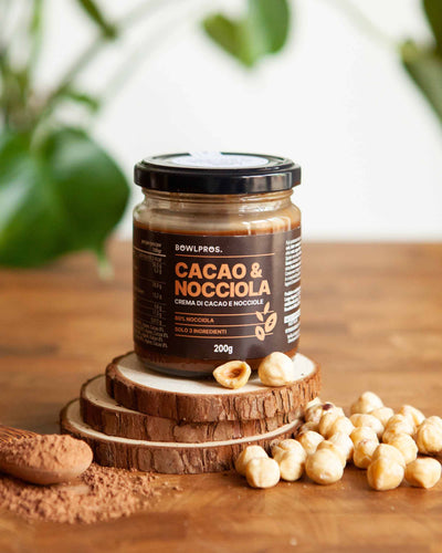 Solo tre ingredienti compongono la crema cacao e nocciole 
